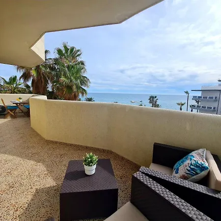 Apartment Precioso Con Piscinas Y Vistas Al Mar.