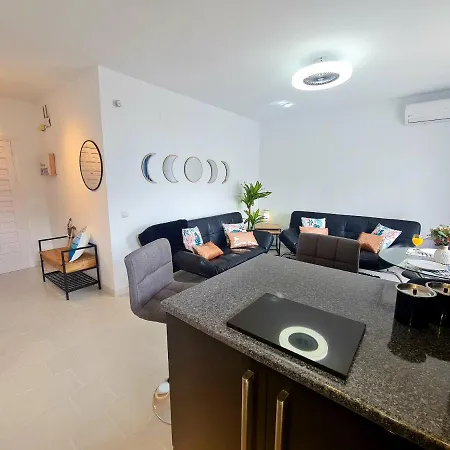Precioso Con Piscinas Y Vistas Al Mar. Apartment *