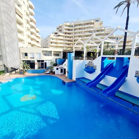 Precioso Con Piscinas Y Vistas Al Mar.