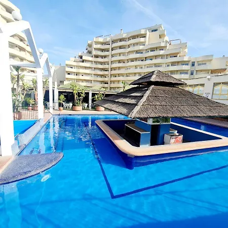 Precioso Con Piscinas Y Vistas Al Mar. Benalmadena