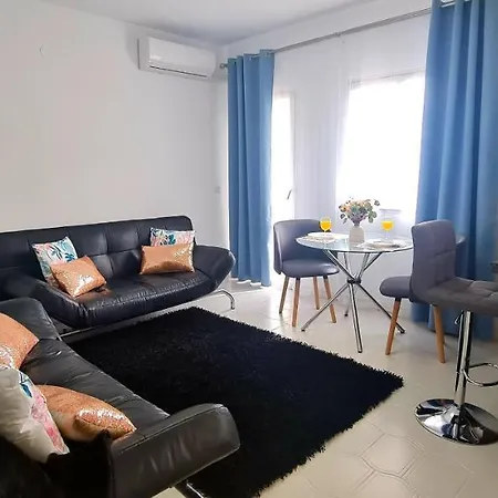 Apartman Precioso Con Piscinas Y Vistas Al Mar. *