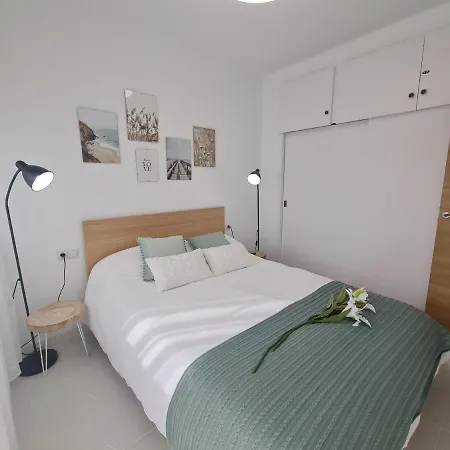 Apartman Precioso Con Piscinas Y Vistas Al Mar. *